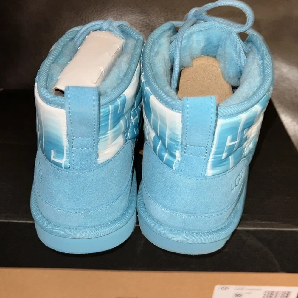 NIB UGG Neumel LTA size: 10